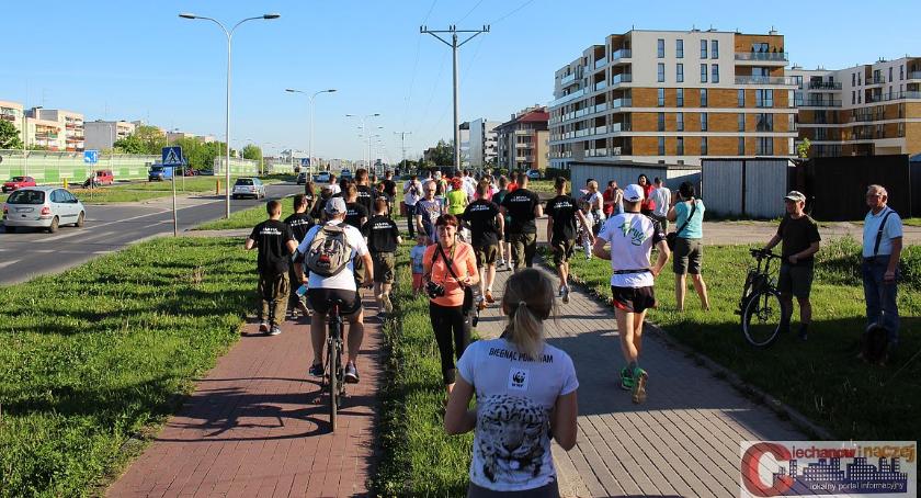 Będą biec przez 48 godzin. W Ciechanowie wystartowała charytatywna sztafeta (zdjęcia)