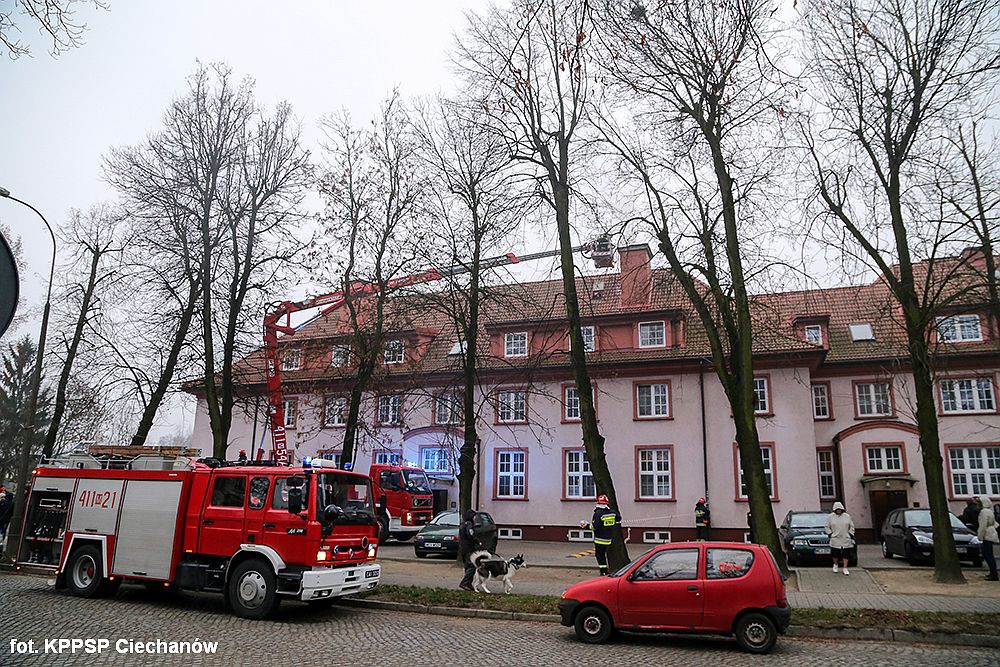 Pożar w bloku na Sienkiewicza. Ewakuowano mieszkańców (zdjęcia)
