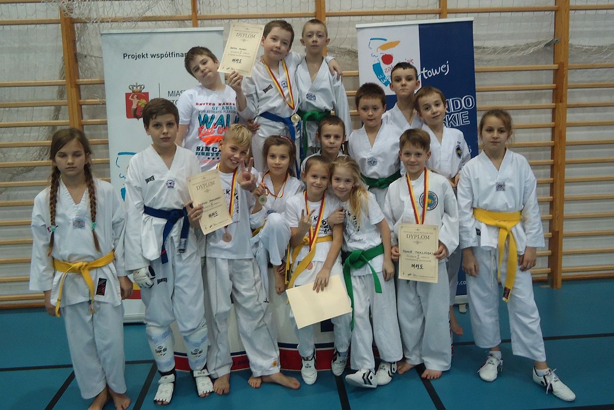 Osiem medali zawodników Promyka podczas zawodów w Warszawie (zdjęcia)