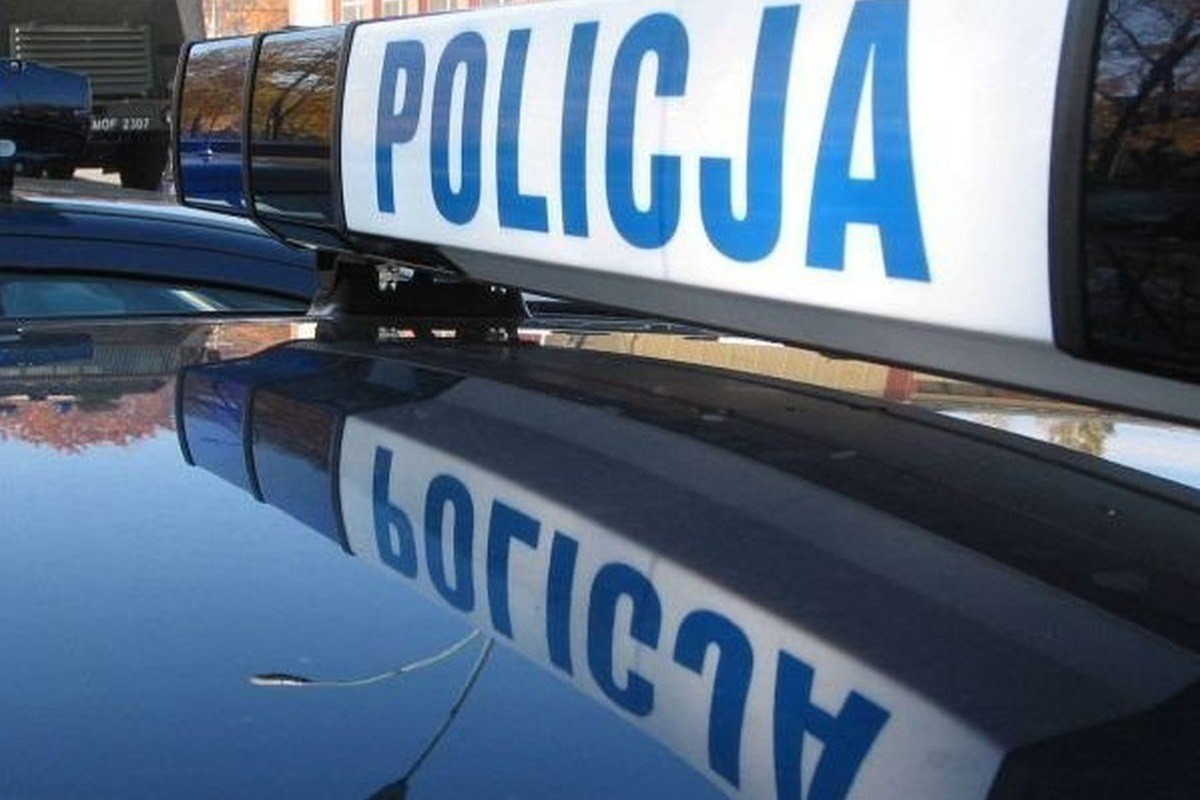Groził, że popełni samobójstwo. Ranił nożem policjanta