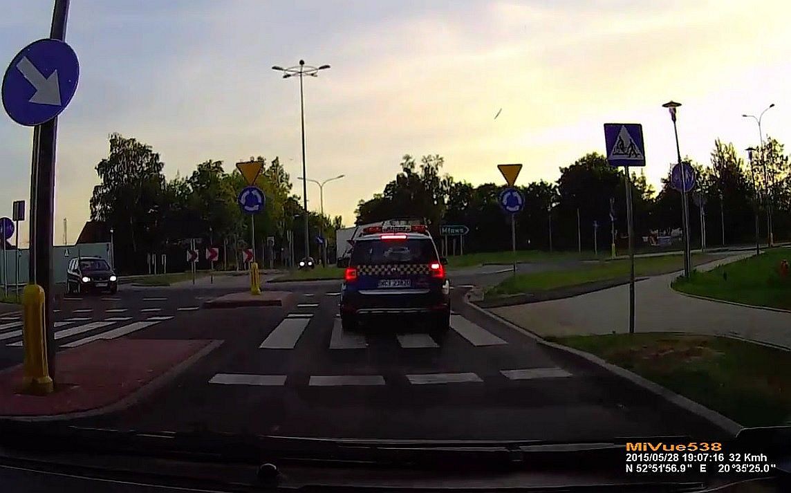 Tak jeździli strażnicy miejscy z Ciechanowa. Sprawą zajęła się policja (wideo)