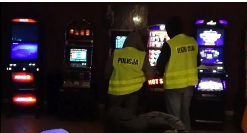Celnicy z Ciechanowa zabezpieczyli kolejne automaty