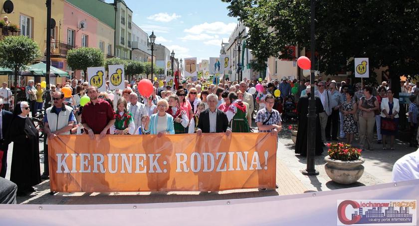 Setki osób na Marszu Dla Życia i Rodziny w Ciechanowie (zdjęcia)
