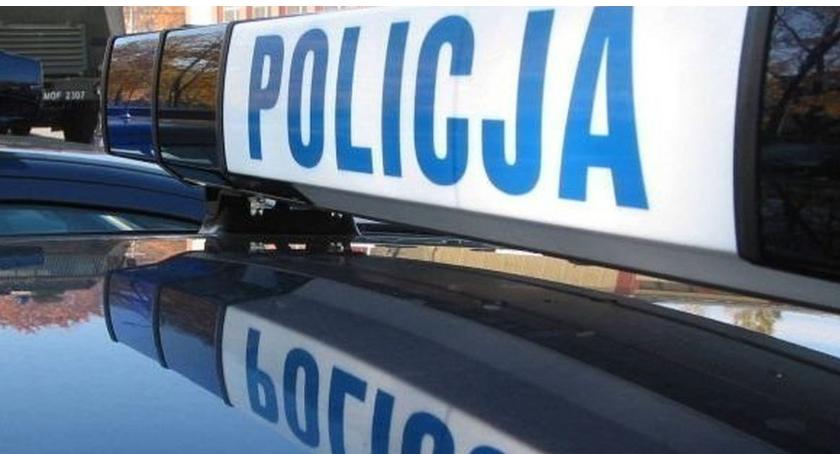 20-latek z BMW stracił prawo jazdy. Uderzył w tył Skody