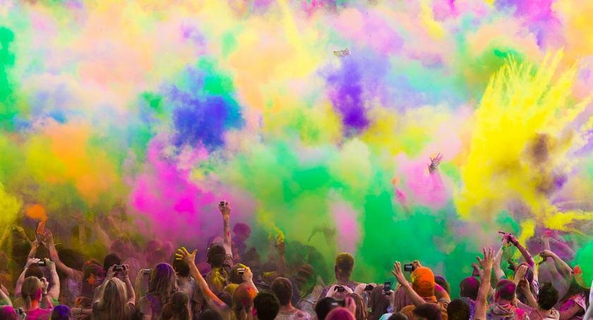 W Ciechanowie zrobi się kolorowo! Nad Łydnię zawita Holi Festival Poland