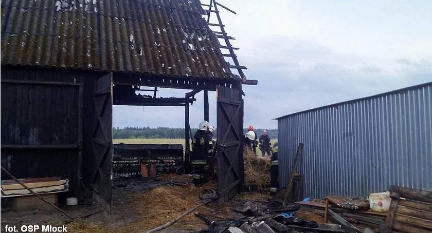 Dwa pożary po uderzeniu pioruna w powiecie ciechanowskim (zdjęcia)