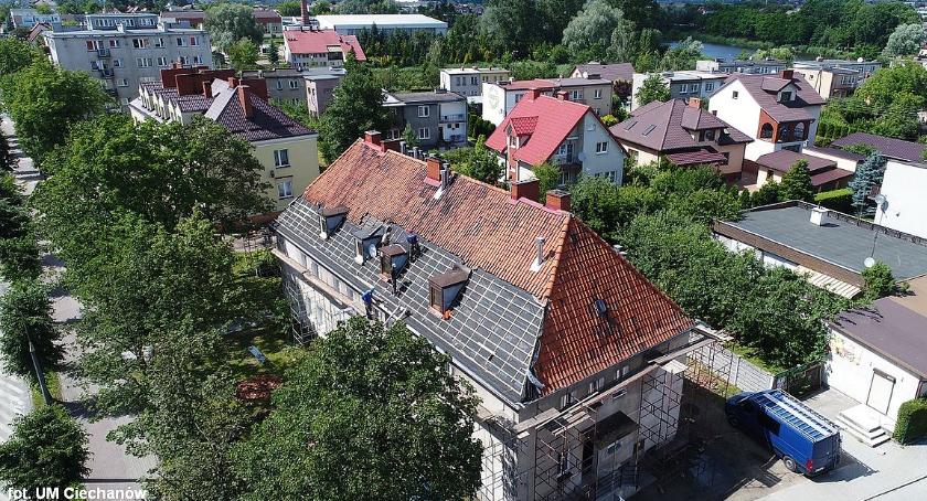 Dach na bloku przy ul. 17 Stycznia do remontu