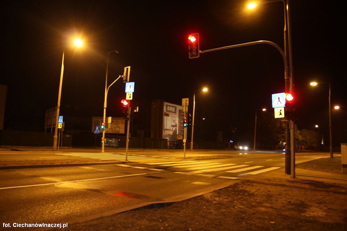 Autobus potrącił kobietę na Tatarskiej. Przechodziła przez przejście dla pieszych