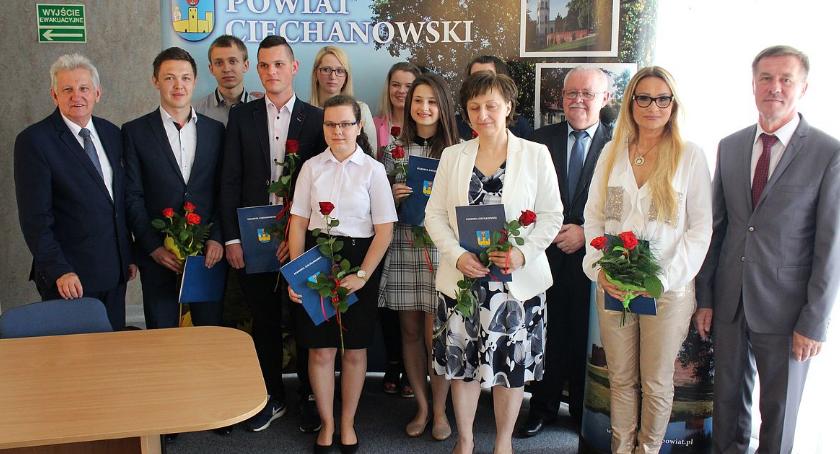 Nagrodzono uzdolnionych uczniów z ciechanowskich szkół (zdjęcia)