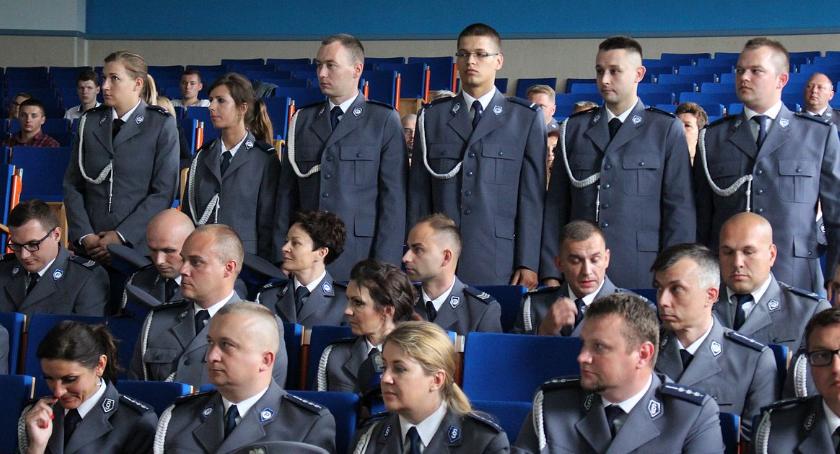 Święto Policji w Ciechanowie z awansami i nagrodami (wideo/zdjęcia)