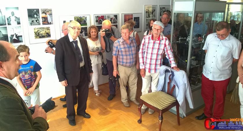 Fotografie ciechanowian i zabytkowe aparaty na wystawie w muzeum (fotorelacja)