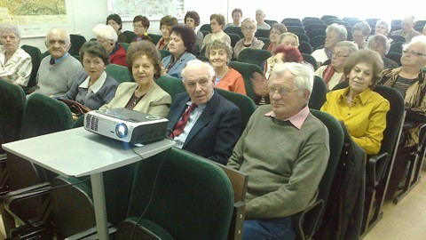 Pomoc dla seniorów: usprawnienia w opiece na Mazowszu