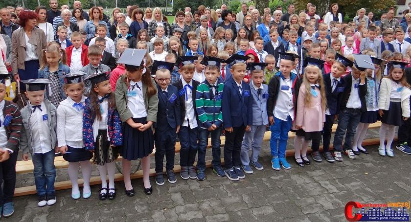 Uczniowie SP 6 zainaugurowali rok szkolny (fotorelacja)