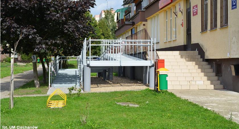 Przy ul. Reutta powstała pochylnia dla osób niepełnosprawnych