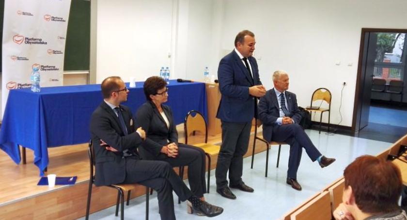 Gorąca dyskusja na spotkaniu z parlamentarzystami PO w Ciechanowie (wideo)