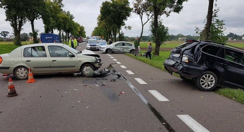 Z ostatniej chwili: Trzy auta zderzyły się na krajówce. Są utrudnienia