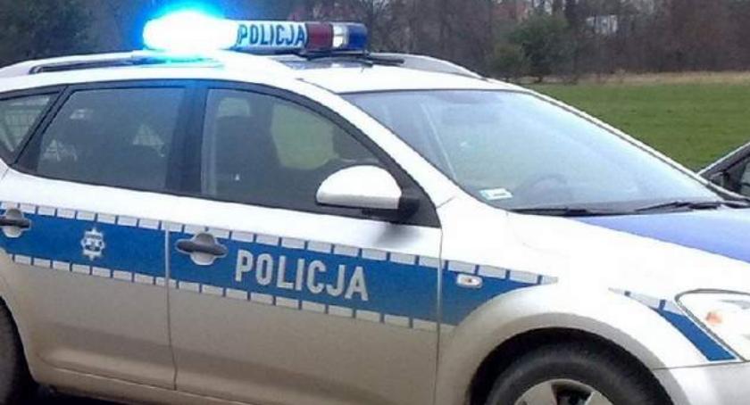 Mieszkaniec Ciechanowa zakończył jazdę w rowie