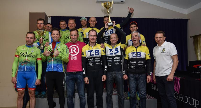 Puchar trafił do Ciechanowa! T4B Bike Team wygrywa klasyfikację generalną Cisowianka Road Tour 