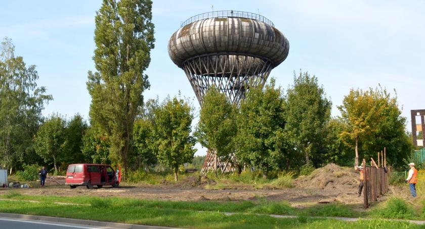 Ruszyła rewitalizacja wieży ciśnień w Ciechanowie. Obok powstanie park nauki