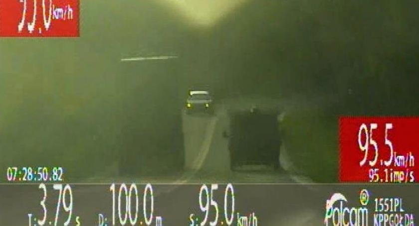 Pirat drogowy z pow. ciechanowskiego łamał przepisy i jechał na czołówkę (wideo)