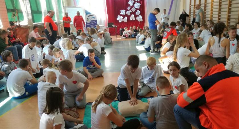 W Ciechanowie bili rekord w jednoczesnej resuscytacji (wideo/zdjęcia)