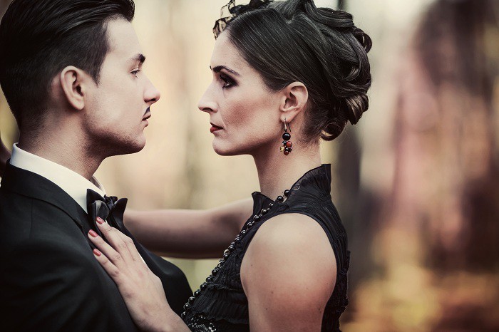 Porady ślubne: Rodzina Addamsów czyli ślub w czerni 