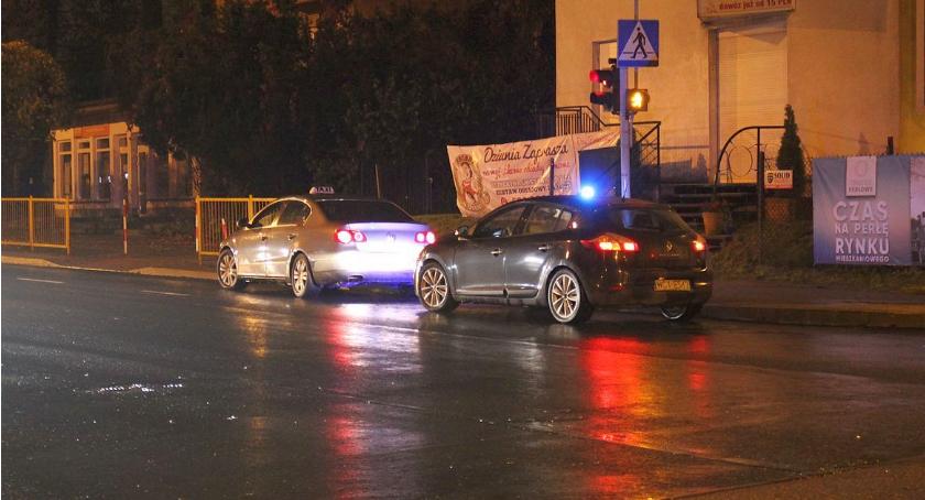 Kierowca taksówki potrącił kobietę w centrum Ciechanowa