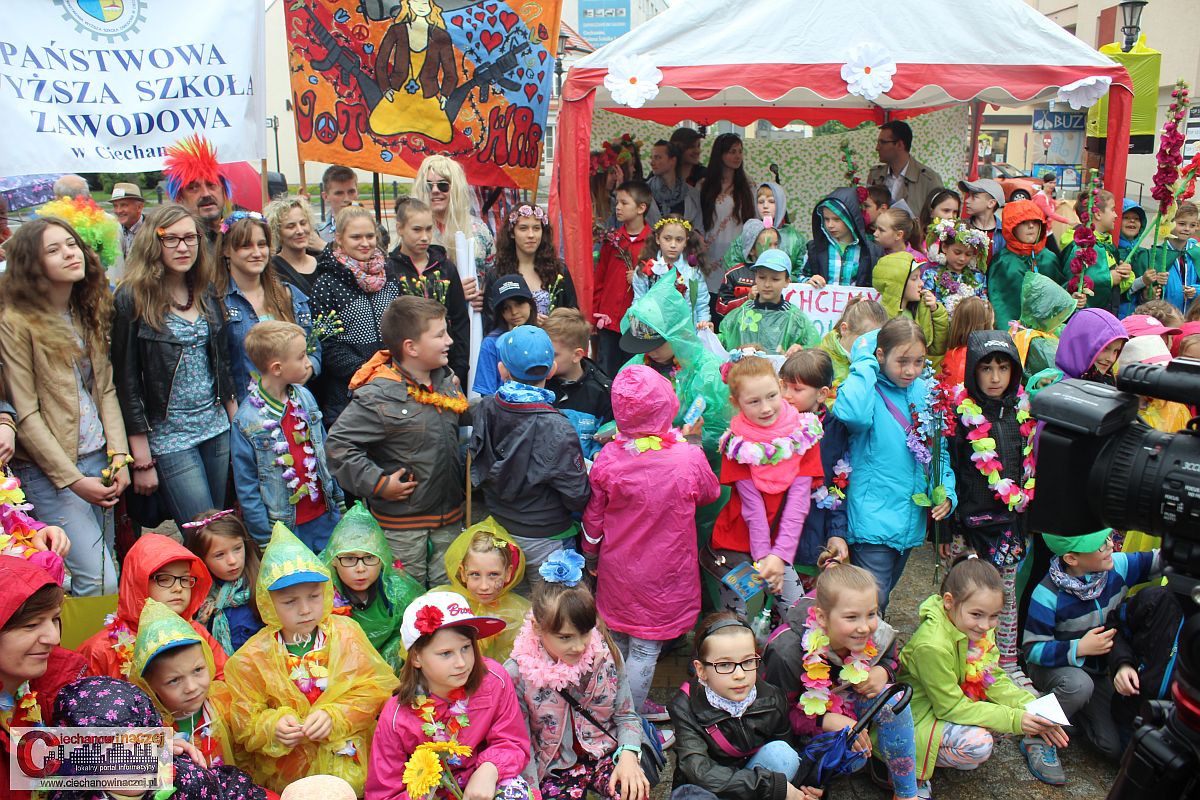 Na ciechanowskim deptaku odbył się Festiwal Kwiatów (zdjęcia)