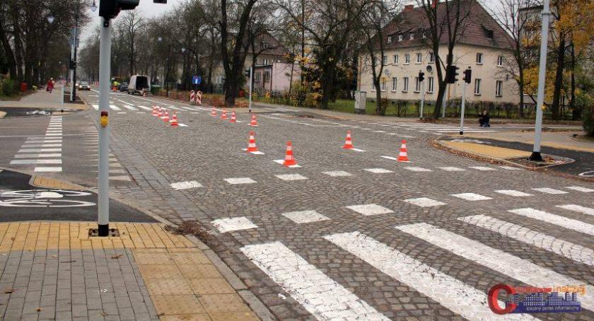 Wasze Info: Nowe oznakowanie na ul. Sienkiewicza. Kierowcy gubią się i jeżdżą na pamięć (wideo/foto)