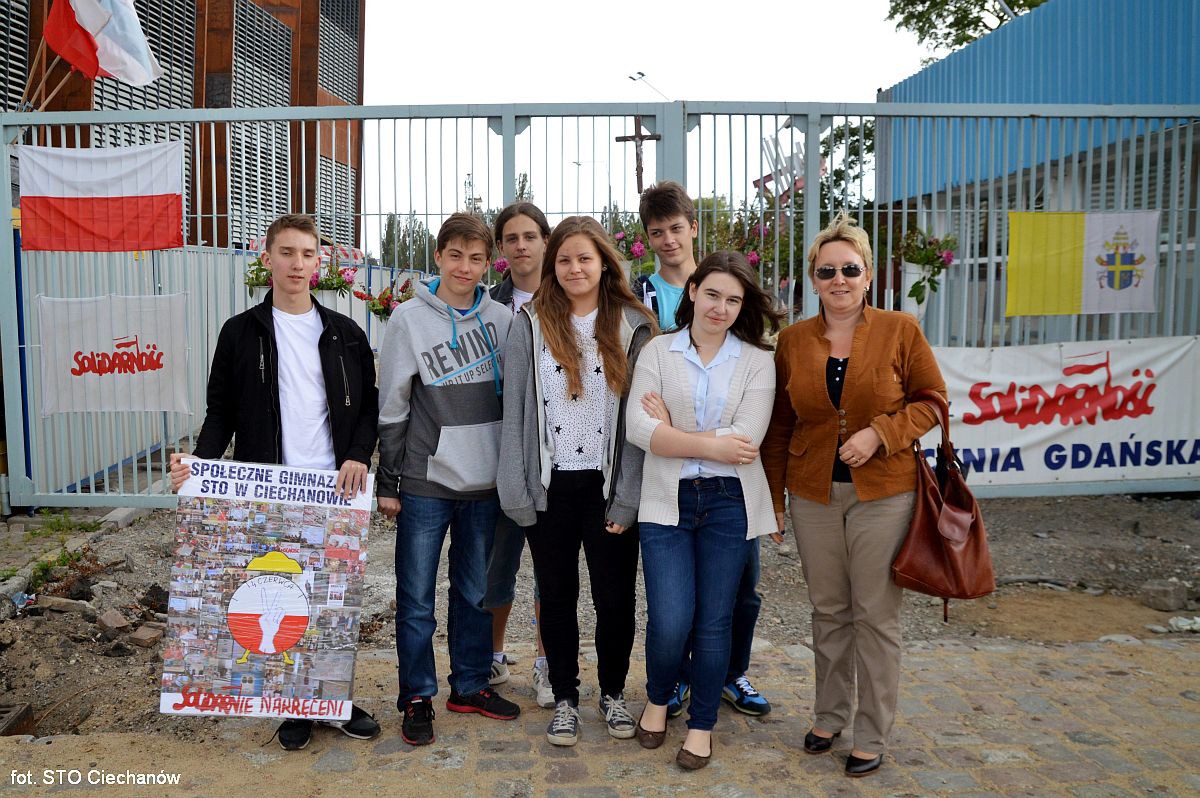 Gimnazjaliści z Ciechanowa nagrodzeni w konkursie „Solidarna Szkoła” (zobacz zdjęcia)