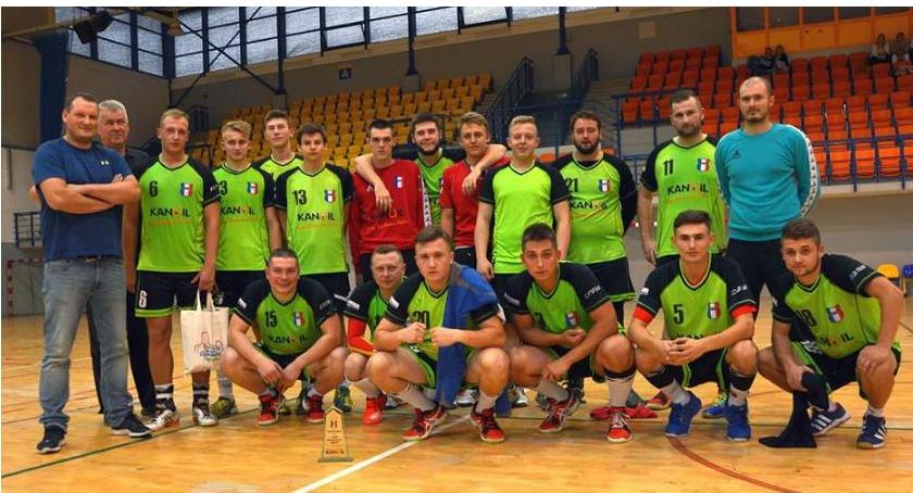 Jurand wiceliderem. Znów wygrał po karnych