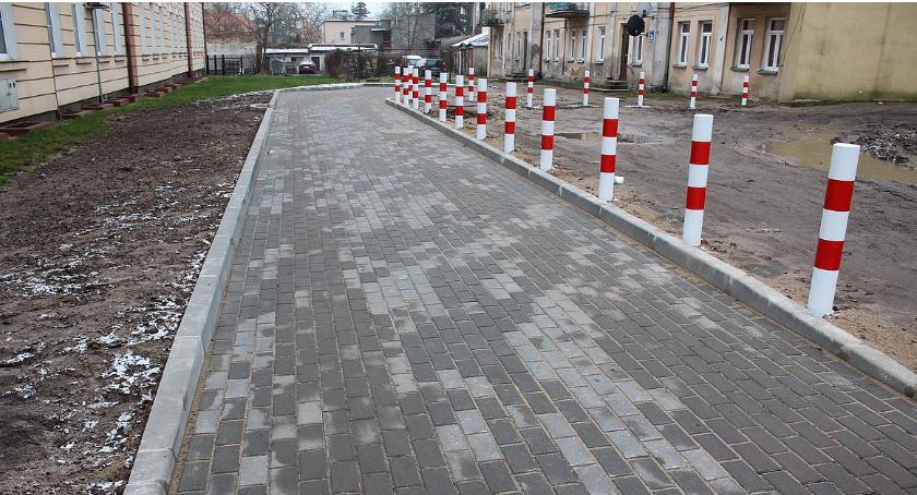 Wasze Info: Na nową drogę dojazdową nie może wjechać śmieciarka