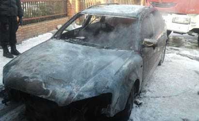 Doszczętnie spalone Audi A4