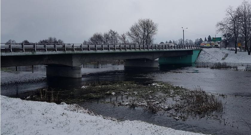 U sąsiadów: Uratowali mężczyznę, który chciał skoczyć z mostu