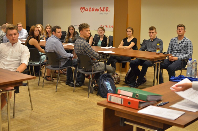 Studenci rozpoczęli praktyki u marszałka