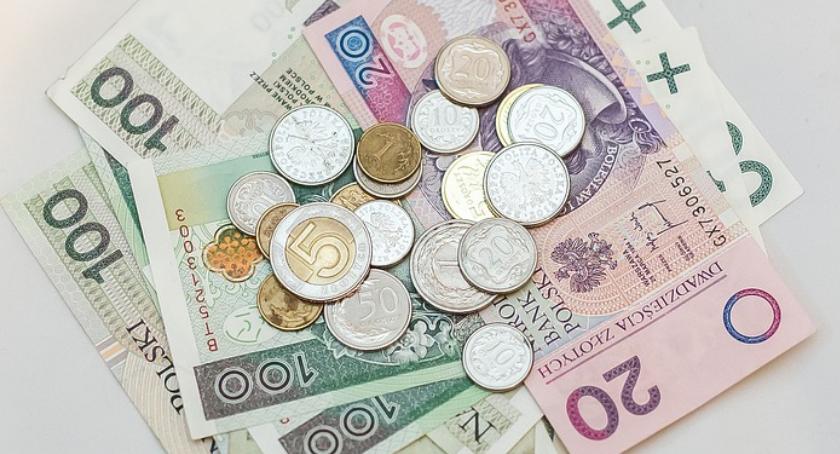 Płaca minimalna i stawka godzinowa w górę