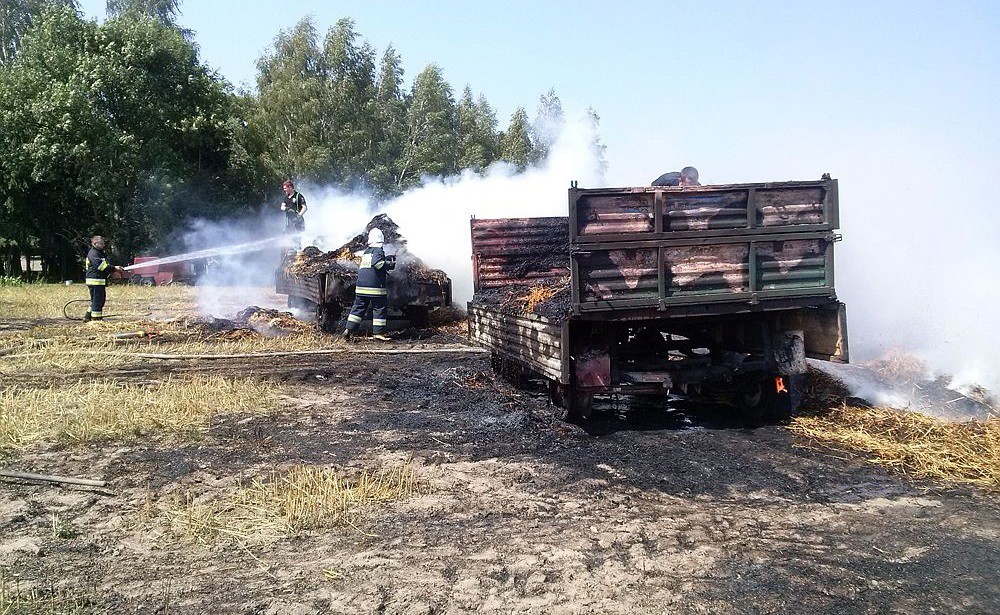 Maszyny rolnicze spłonęły w pożarach pod Ciechanowem (zdjęcia)