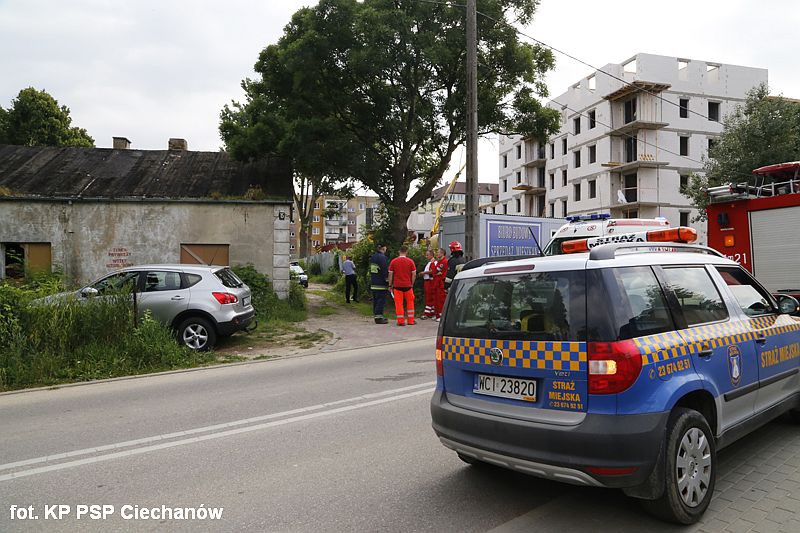 W pustostanie w centrum Ciechanowa znaleziono zwłoki mężczyzny