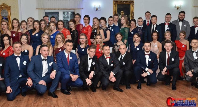 Studniówka 2018 w Zespole Szkół nr 3 w Ciechanowie [wideo/zdjęcia]