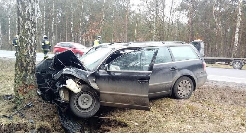 Zasnął za kierownicą? Poranny wypadek na krajówce