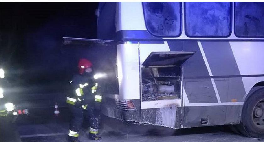 Autobus zapalił się podczas jazdy. W środku było kilkunastu pasażerów