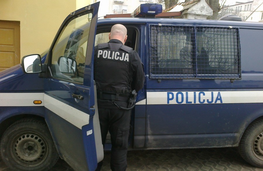 Ukradł kamerę ze ściany sklepu. Policja 