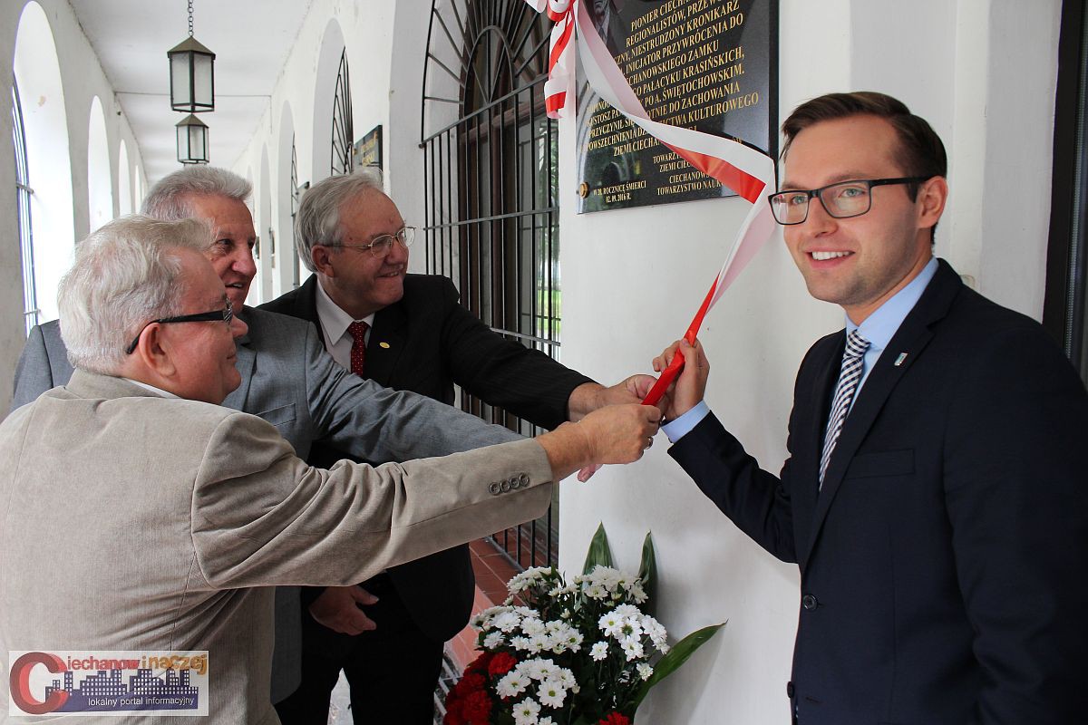 W Ciechanowie odsłonięto tablicę poświęconą Robertowi Bartołdowi (zdjęcia)