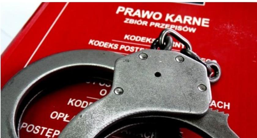 30-latek znęcał się nad swoimi rodzicami