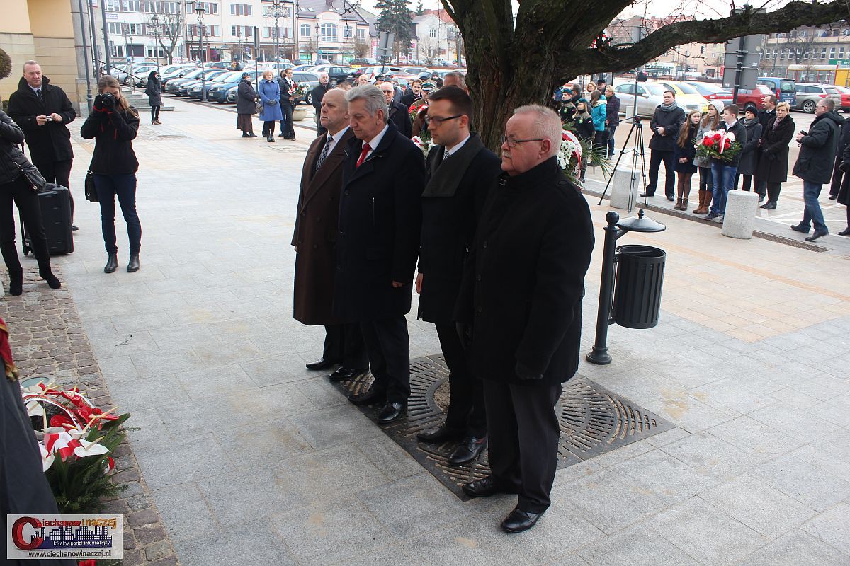 Sobotnie uroczystości przed ratuszem