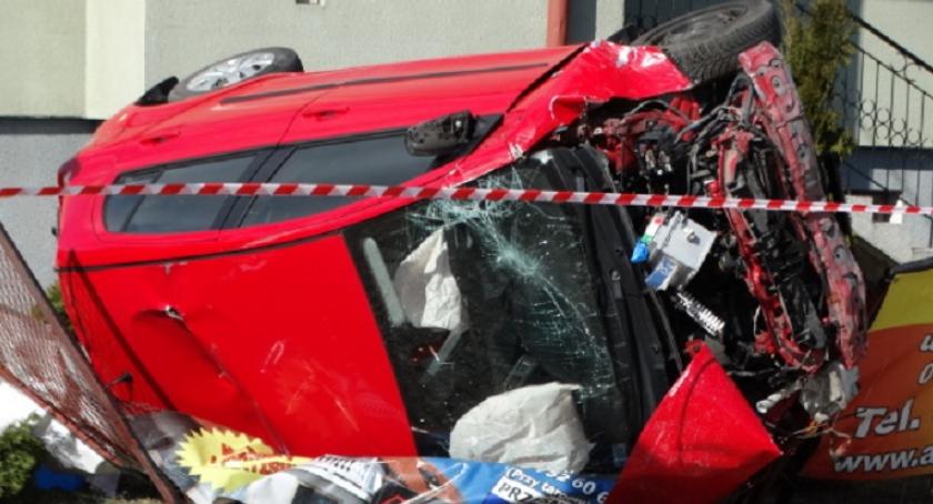 Zderzenie Toyoty z Golfem. 31-latek zginął na miejscu [zdjęcia]
