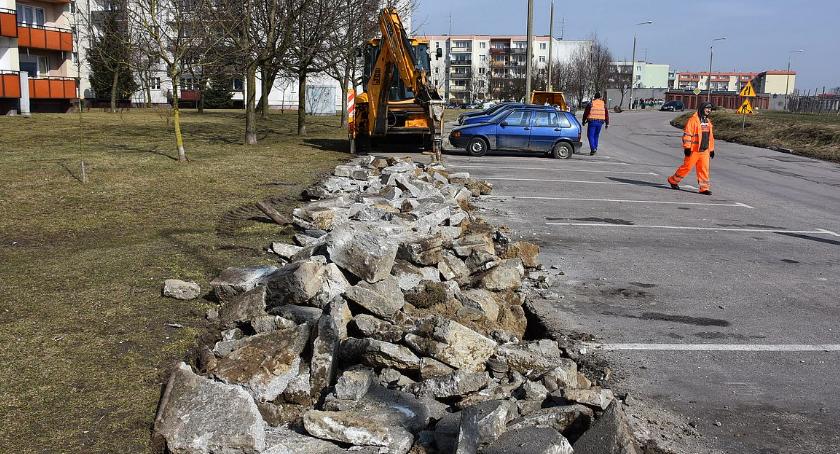 Remonty chodników na osiedlu Płońska w Ciechanowie