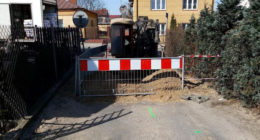 Ruszyła budowa kanalizacji. Jedna ulica w Ciechanowie całkowicie zamknięta