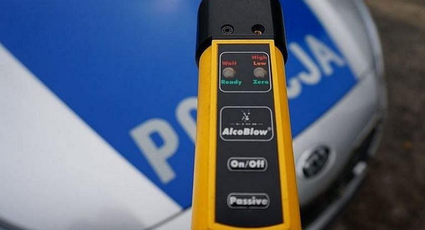 Pijany i na zakazie kierował Volvo