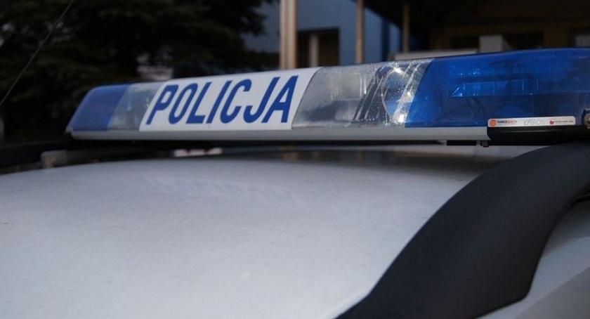 Mieszkaniec Ciechanowa uderzył w zaparkowany pojazd i odjechał. Był kompletnie pijany